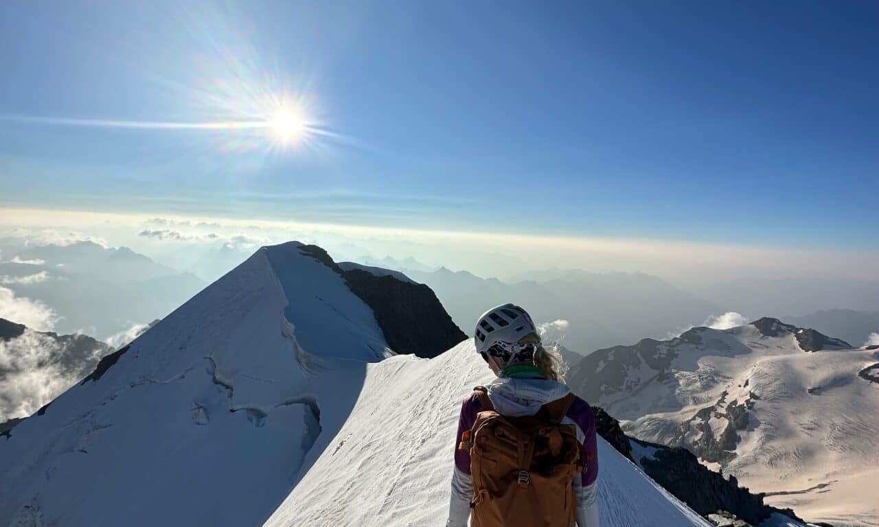 <span style="font-size:1.5em;"> ALPINISME </span><br/>Piz Bernina Biancograt  <br/> /// juillet 2026 /// <br/><span style="color: #b0cc00;"> Places disponibles </span>