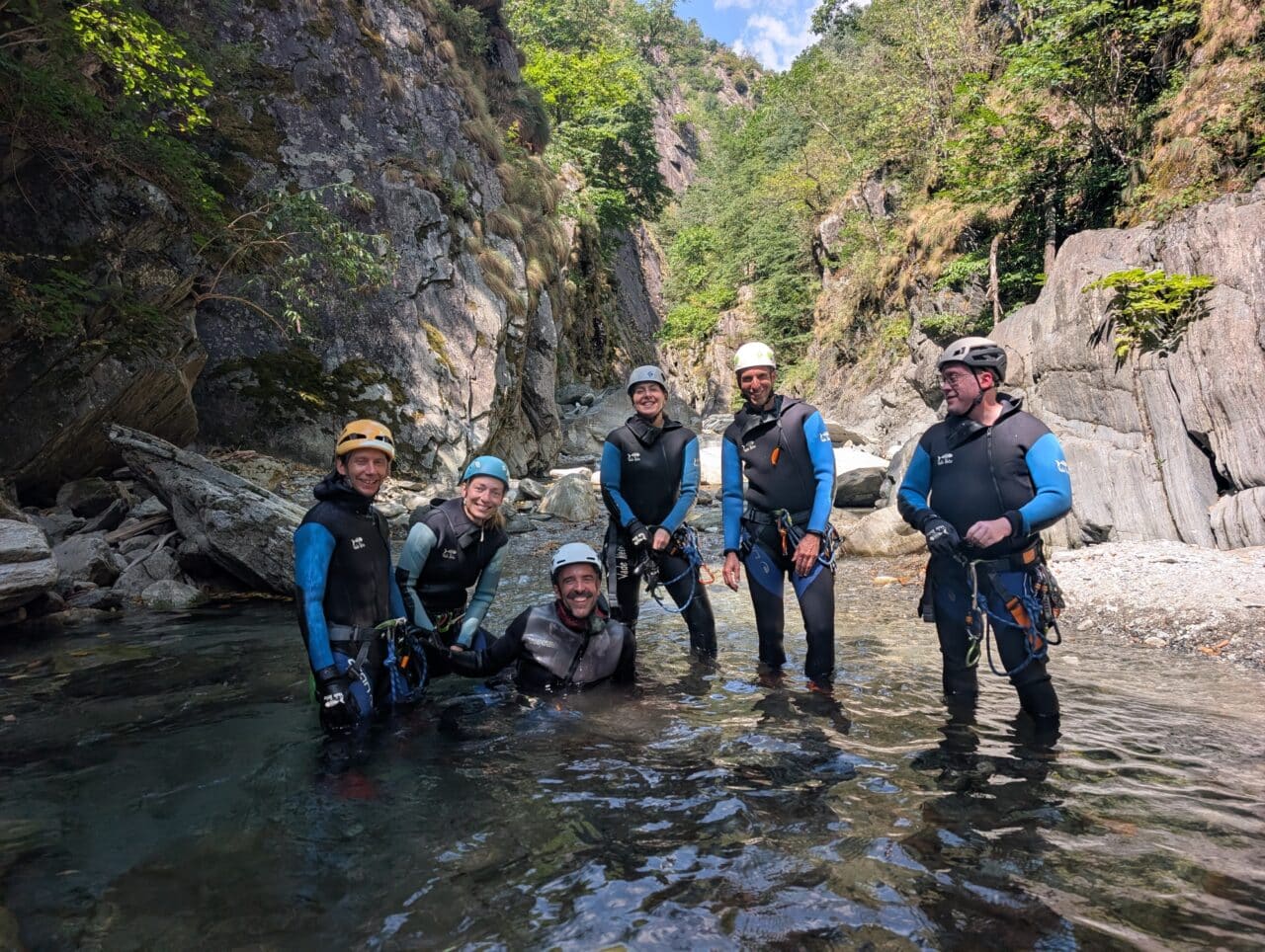 Groupe de canyonneurs du CAS de Jaman dans le canyon d’Isorno