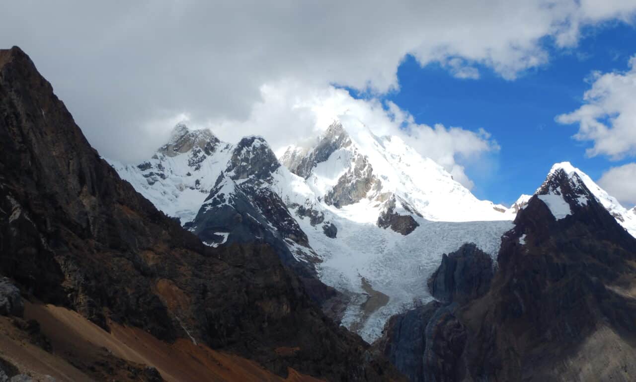 <span style="font-size:1.5em;"> ALPINISME </span><br/> Pérou Sauvage<br/> /// 4 au 27 Juin 2027 /// <br/><span style="color: #b0cc00;"> Places disponibles </span>