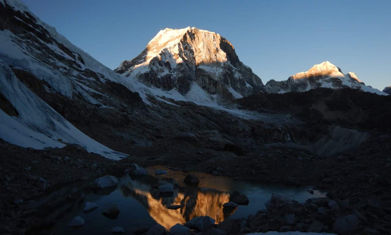 <span style="font-size:1.5em;"> ALPINISME </span><br/> Pérou Sauvage<br/> /// 4 au 27 Juin 2027 /// <br/><span style="color: #b0cc00;"> Places disponibles </span>