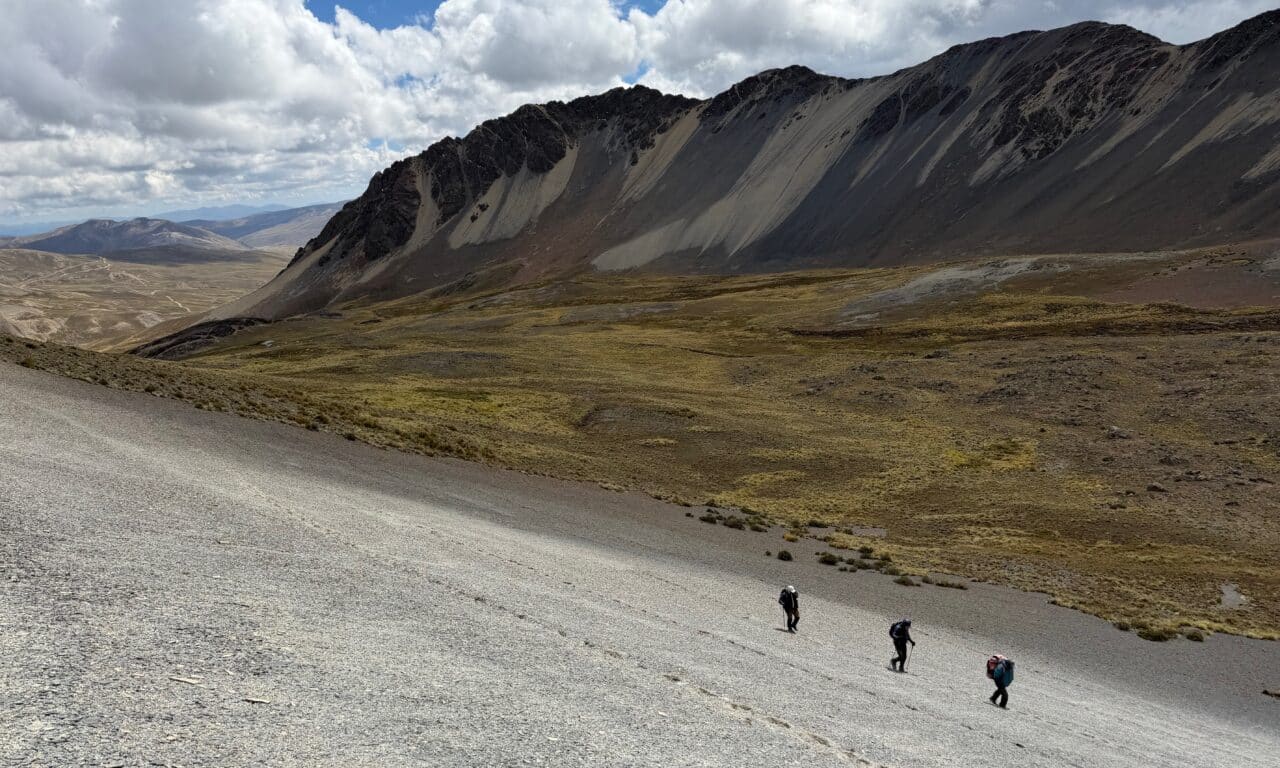<span style="font-size:1.5em;"> ALPINISME </span><br> Bolivie<br> /// 1 au 23 mai 2027 /// <br><span style="color: #b0cc00;"> Place Disponible</span>