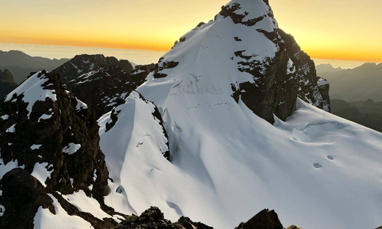 <span style="font-size:1.5em;"> ALPINISME </span><br> Bolivie<br> /// 1 au 23 mai 2027 /// <br><span style="color: #b0cc00;"> Place Disponible</span>