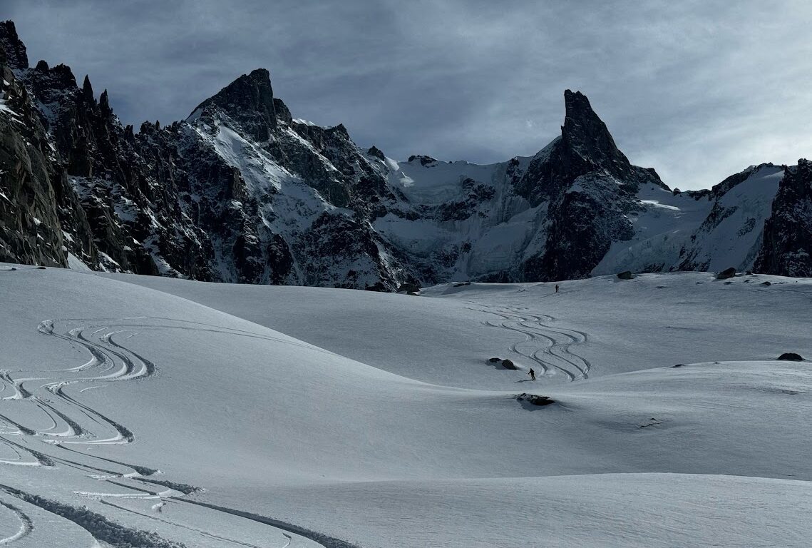 <span style="font-size:1.5em;">SKI </span><br> La semaine du freeride   <br> /// Du 4 au 8 janvier 2027 /// <br><span style="COLOR: #B0CC00;"> Places disponibles </span>